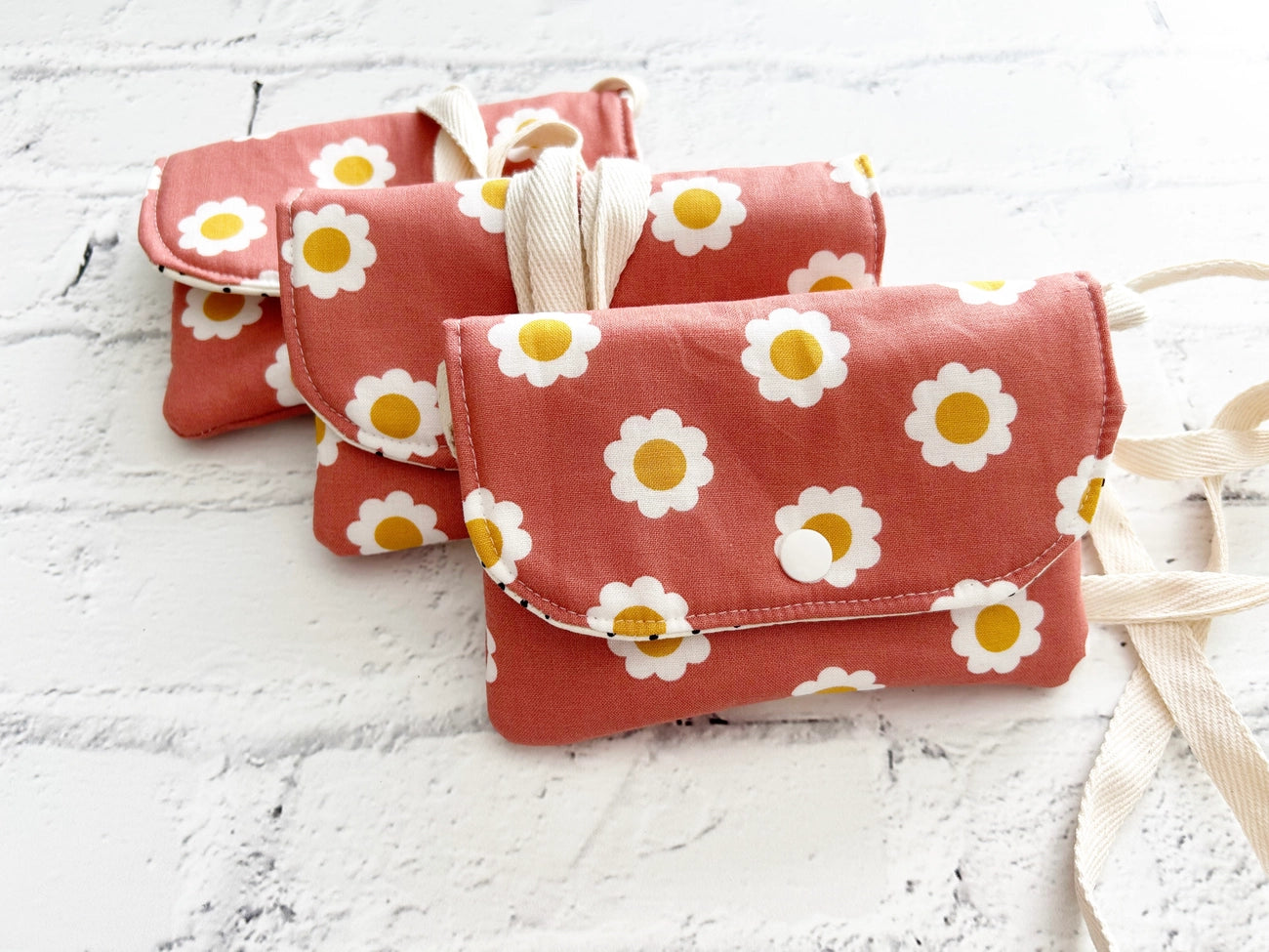 Kid's Crossbody: Daisy Floral